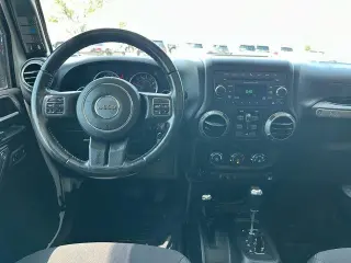 Jeep Wrangler JK Ilimitado 2018 4x4 Sport 4p SUV