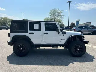 Jeep Wrangler JK Ilimitado 2018 4x4 Sport 4p SUV