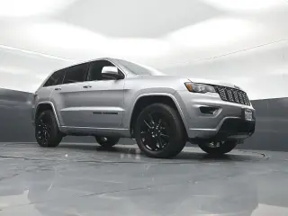 Jeep Grand Cherokee 2019 4x4 Laredo 4dr SUV