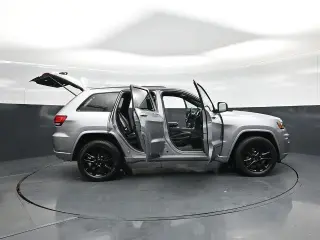 Jeep Grand Cherokee 2019 4x4 Laredo 4dr SUV