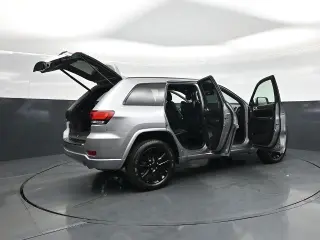 Jeep Grand Cherokee 2019 4x4 Laredo 4dr SUV