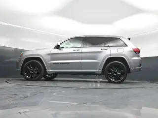 Jeep Grand Cherokee 2019 4x4 Laredo 4dr SUV