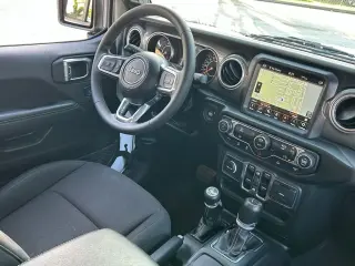 Jeep Gladiator 2023 4x4 Overland 4dr Crew Cab 5.0 ft. SB