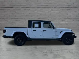 Jeep Gladiator 2023 4x4 Overland 4dr Crew Cab 5.0 ft. SB