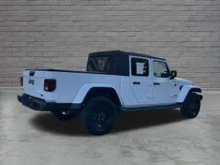 Jeep Gladiator 2023 4x4 Overland 4dr Crew Cab 5.0 ft. SB