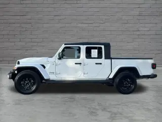 Jeep Gladiator 2023 4x4 Overland 4dr Crew Cab 5.0 ft. SB