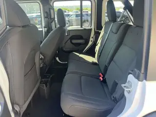 Jeep Wrangler Unlimited 2021 4x4 Sport 4 puertas SUV