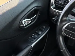 Jeep Cherokee 2020 4x4 Limited 4dr SUV