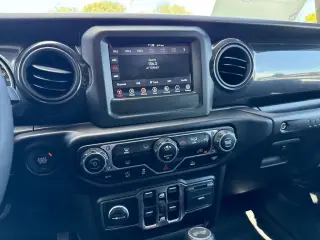 Jeep Wrangler 2023 4x4 Sport 4p SUV