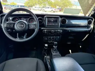 Jeep Wrangler 2023 4x4 Sport 4p SUV