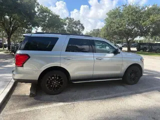 Ford Expedition 2023 4x2 XLT 4dr SUV