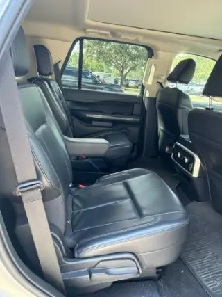 Ford Expedition 2023 4x2 XLT 4dr SUV
