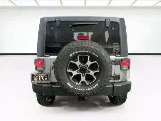 Jeep Wrangler Unlimited 2016 4x4 Sahara 4p SUV