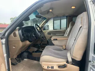 Dodge Ram 2500 1998 4dr ST 4WD Extended Cab LB