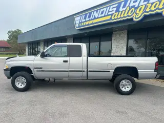 Dodge Ram 2500 1998 4dr ST 4WD Extended Cab LB