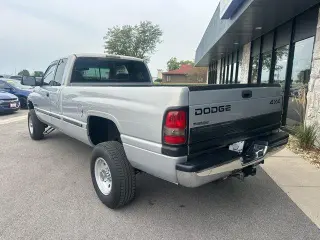 Dodge Ram 2500 1998 4dr ST 4WD Extended Cab LB
