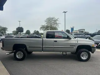 Dodge Ram 2500 1998 4dr ST 4WD Extended Cab LB