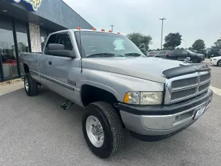 Dodge Ram 2500 1998 4dr ST 4WD Extended Cab LB