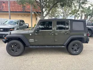 Jeep Wrangler Unlimited 2016 4x4 Sport 4p SUV