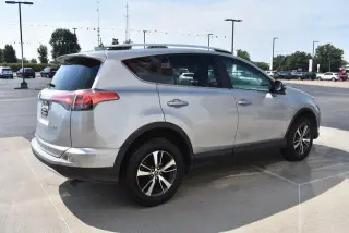 Toyota RAV4 2016 XLE 4dr SUV