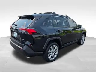 Toyota RAV4 2023 XLE Premium SUV 4p.