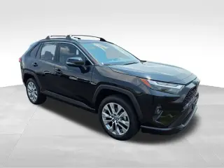 Toyota RAV4 2023 XLE Premium SUV 4p.