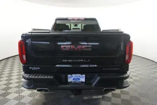GMC Sierra 1500 2020 4x4 Denali 4dr Crew Cab 5.8 ft. SB