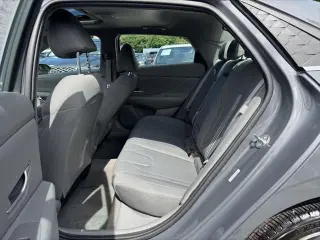 Hyundai ELANTRA 2024 SEL 4p Sedan