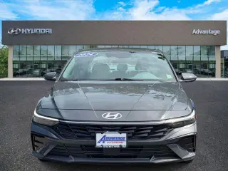 Hyundai ELANTRA 2024 SEL 4p Sedan
