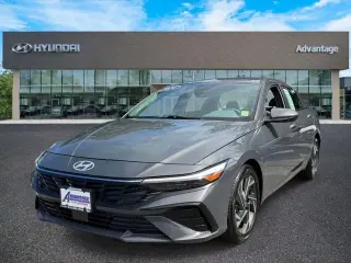 Hyundai ELANTRA 2024 SEL 4p Sedan