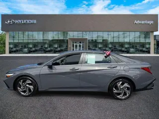 Hyundai ELANTRA 2024 SEL 4p Sedan