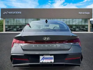 Hyundai ELANTRA 2024 SEL 4p Sedan