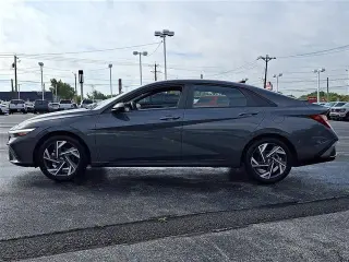 Hyundai ELANTRA 2025 SEL Sport Sedán 4p.