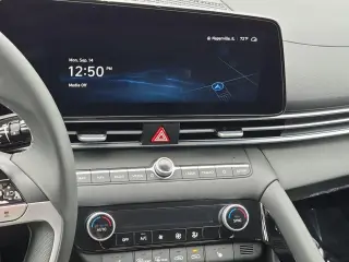 Hyundai ELANTRA 2025 SEL Convenience Sedán de 4 puertas