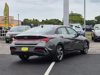 Hyundai ELANTRA 2025 SEL Convenience Sedán de 4 puertas