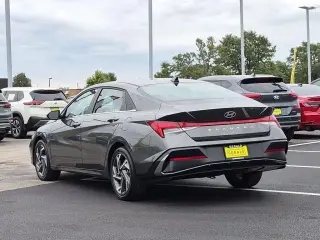 Hyundai ELANTRA 2025 SEL Convenience Sedán de 4 puertas