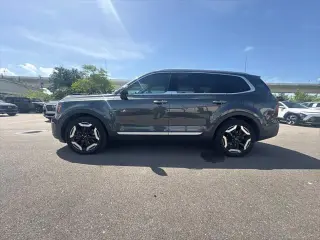 Kia Telluride 2023 AWD S 4p SUV