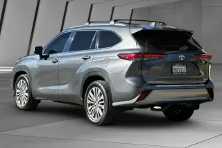 Toyota Highlander 2022 AWD Platinum 4dr SUV
