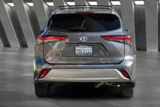 Toyota Highlander 2022 AWD Platinum 4dr SUV