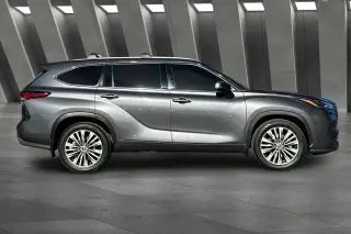 Toyota Highlander 2022 AWD Platinum 4dr SUV