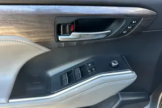 Toyota Highlander 2022 AWD Platinum 4dr SUV