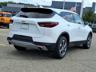 Chevrolet Blazer 2025 AWD LT 4dr SUV con paquete 2LT