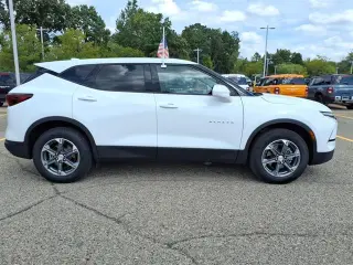 Chevrolet Blazer 2025 AWD LT 4dr SUV con paquete 2LT
