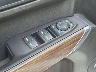 Chevrolet Silverado 1500 2020 4x4 High Country 4p. Cabina de tripulación 5.8 ft. CB