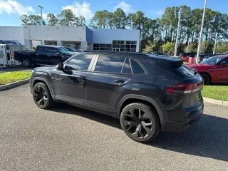 Volkswagen Atlas Cross Sport 2024 AWD SEL R-Line 4Motion 4dr SUV