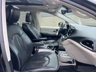 Chrysler Pacifica 2019 Limited 4dr Mini-Van