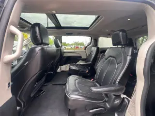 Chrysler Pacifica 2019 Limited 4dr Mini-Van