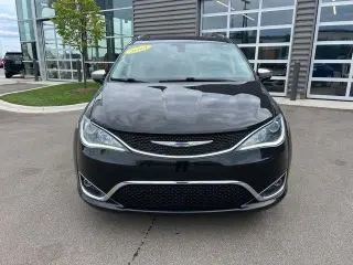 Chrysler Pacifica 2019 Limited 4dr Mini-Van