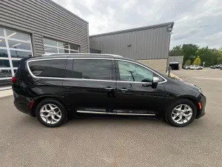 Chrysler Pacifica 2019 Limited 4dr Mini-Van