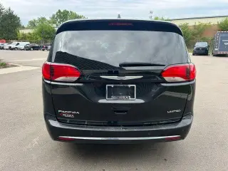 Chrysler Pacifica 2019 Limited 4dr Mini-Van